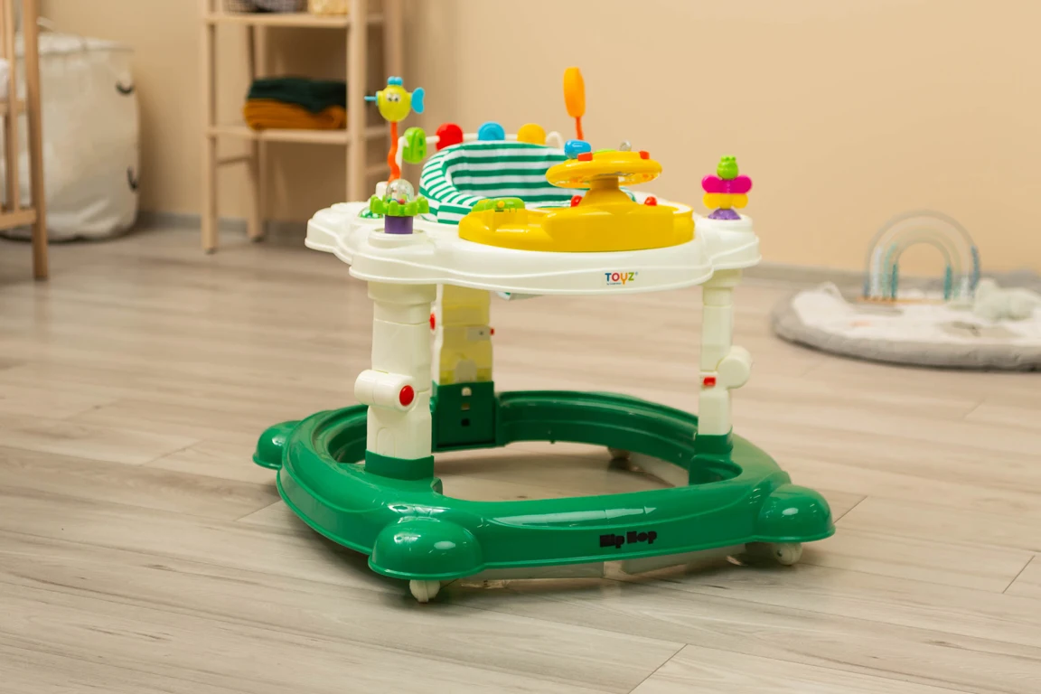 Дитячі ходунки Caretero Hip Hop Dark Green